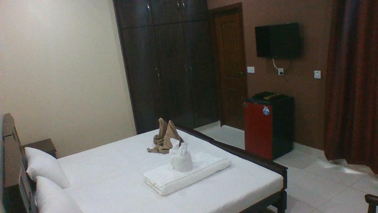 Red Roof Hotel Sahiwal Bagian luar foto
